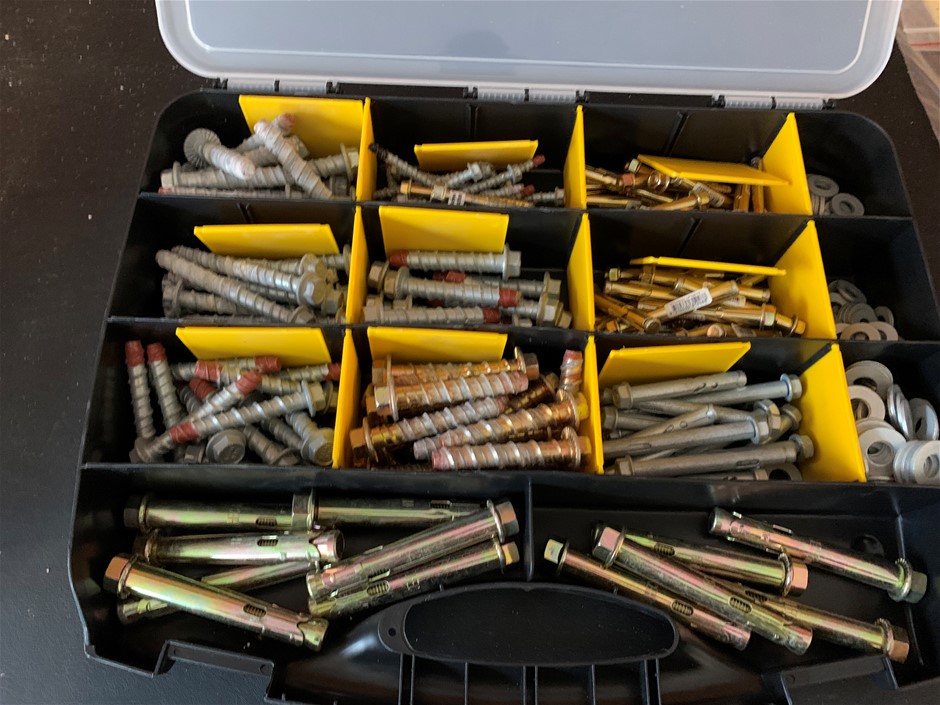 Large Quality Carry Case Comprising Dyna Bolts & More