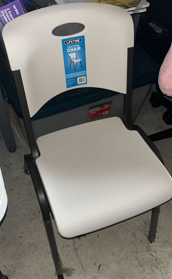 LIFETIME Stacking Chair
