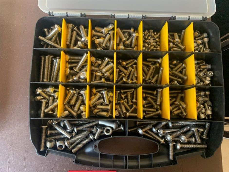 Quality Medium Size Carry Case with SS Screws/Bolts