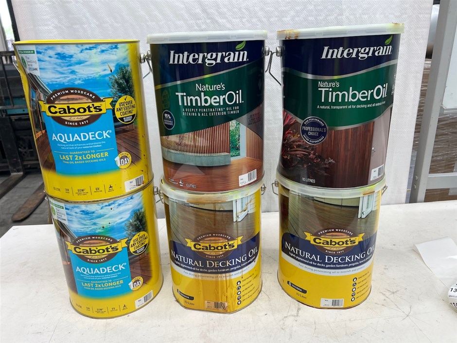 <p>Assorted 10Lt Tins of Deck Stain</p>