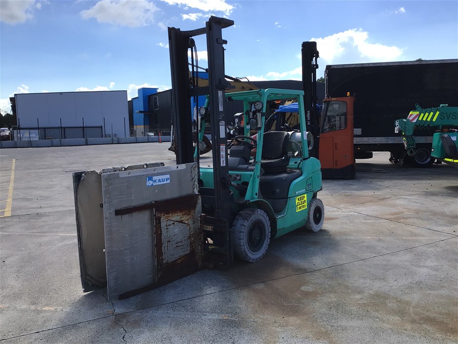 Mitsubishi FGE25NT Counterbalance Clamp Forklift