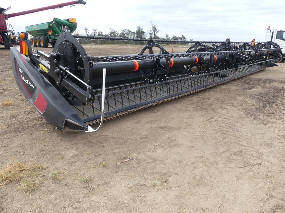 <B>2022 Macdon D140 Header Front (Draper) 40 Foot</B>