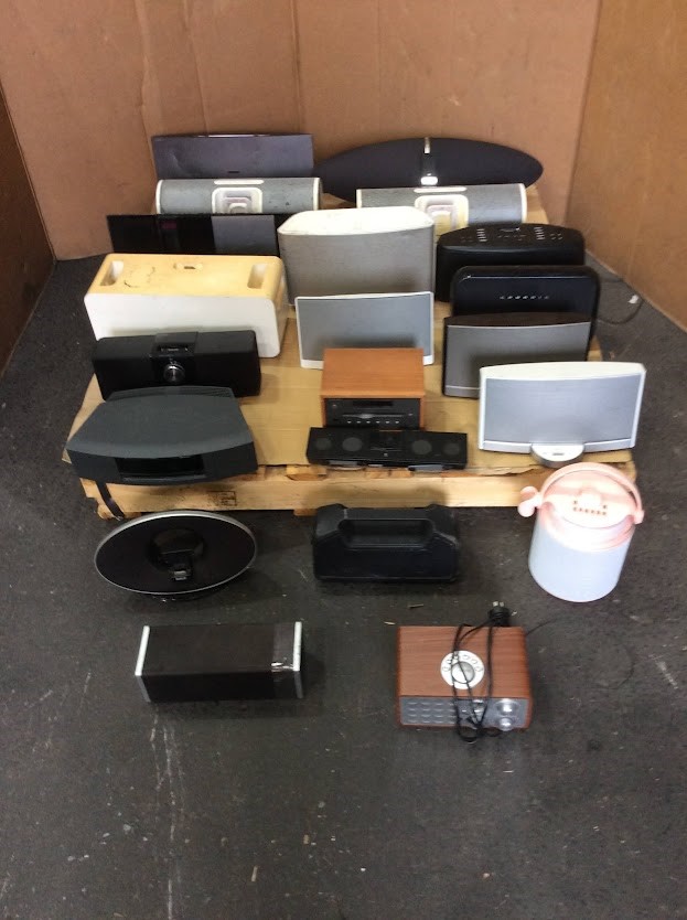 Logitech Mixed Brand and Model Docking Speaker/Music System/Speaker System