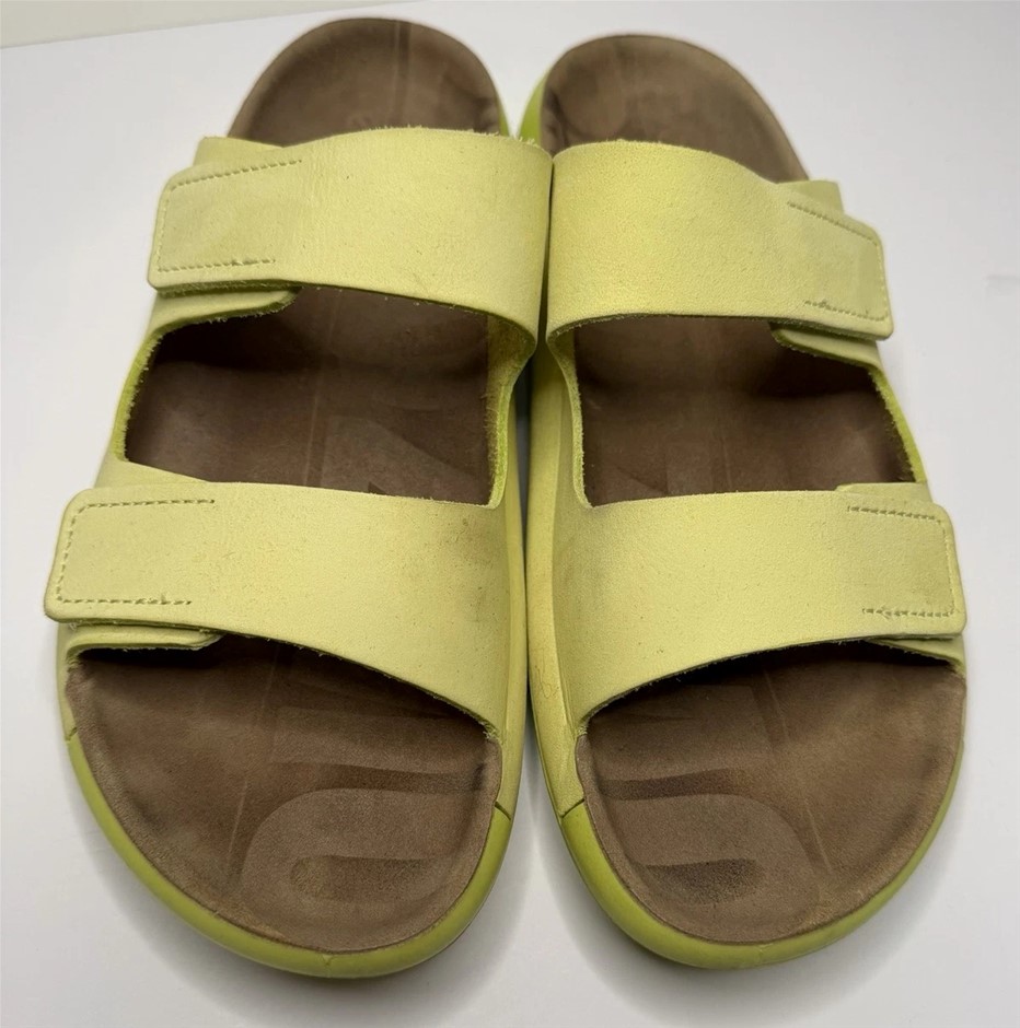 ECCO Women's Cozmo Two Band Slide Sandal, Sunny Lime, Size EU 39 (206823).