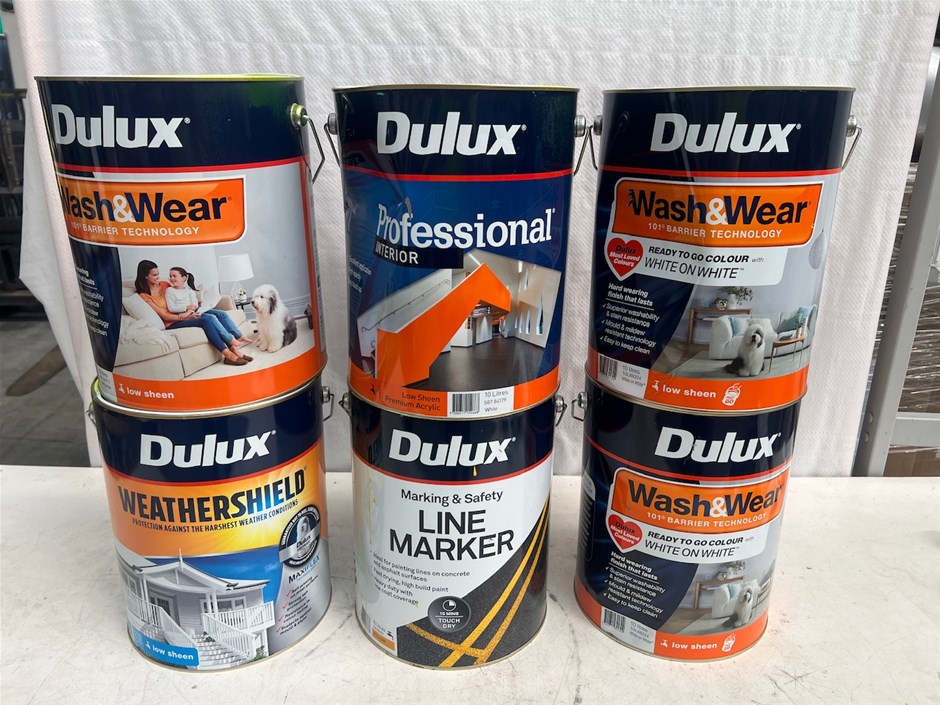 <p>Assorted 10Lt Tins of Paint</p>