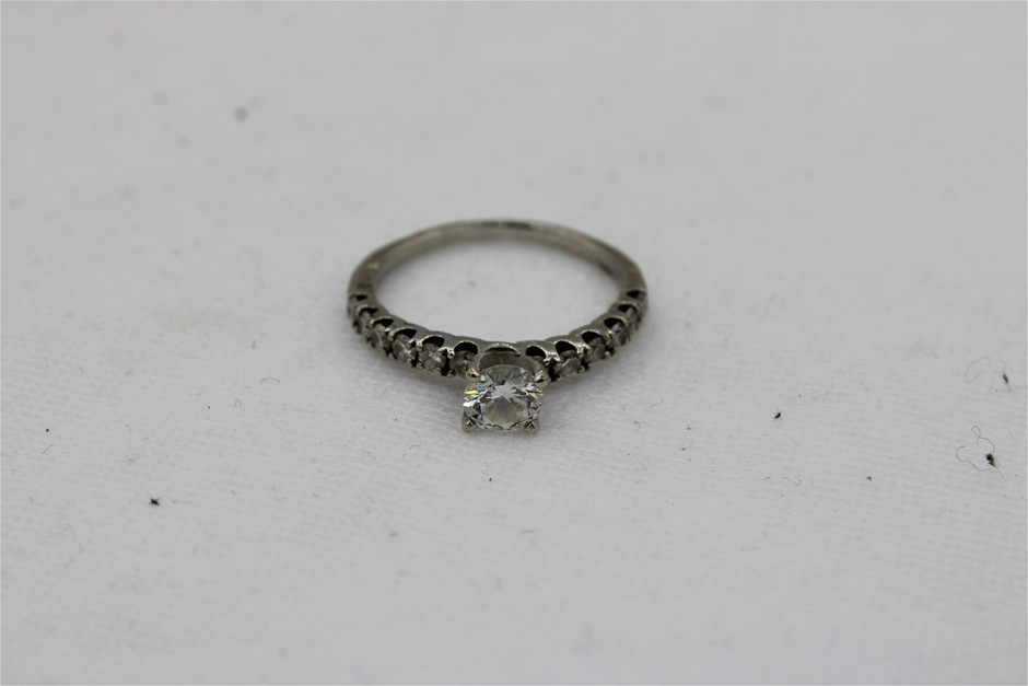 A Stamped 18ct White Gold Ring, Claw Set