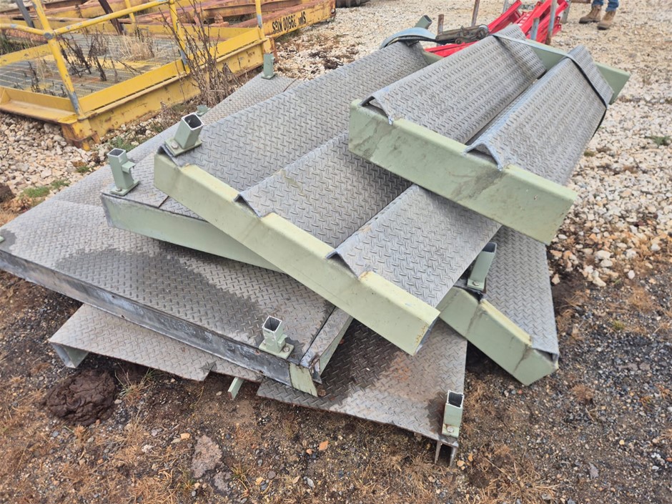 Steel Steps with Platform