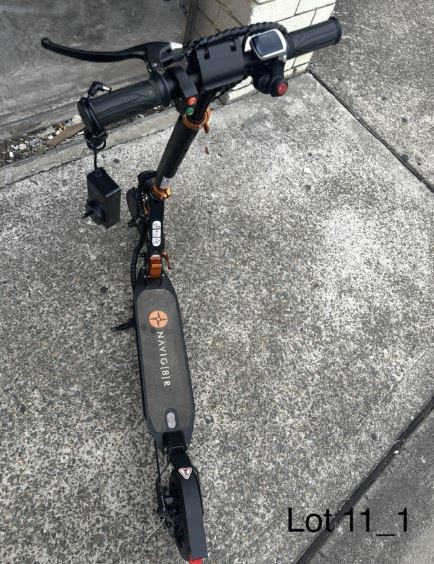 END OF LEASE AUCTION: Electric Scooter with charger