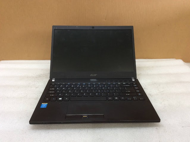 Acer TraveIMate P645 Series Laptop i5-4210U 4GBRAM/320GB Black