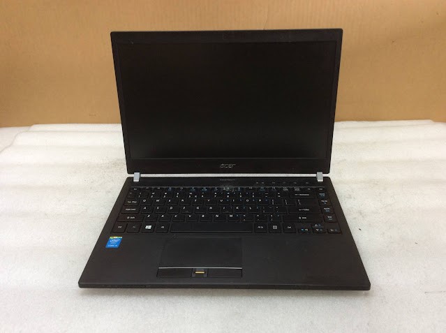 Acer TraveIMate P645 Series Laptop i5-4210U 4GBRAM/320GB Black