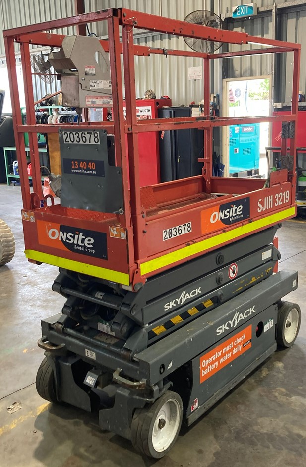 2018 Skyjack SJIII3219 Scissor Lift - 19ft (5.7m) - Electric - Rockhampton
