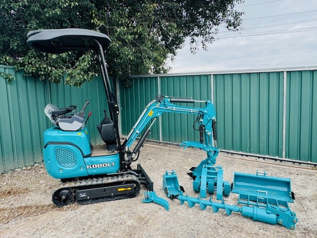 KX135 Excavator KUBOTA Engine with Multiple Attachments (Unused - 2026)