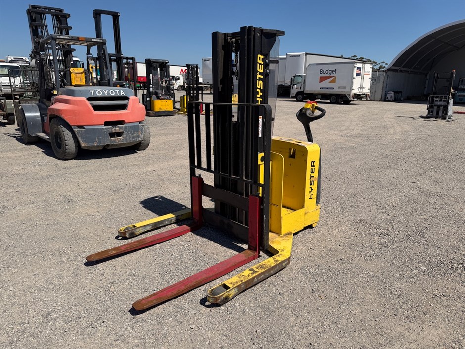 Hyster Walkie Stacker & Pallet Trucks - Vic     
