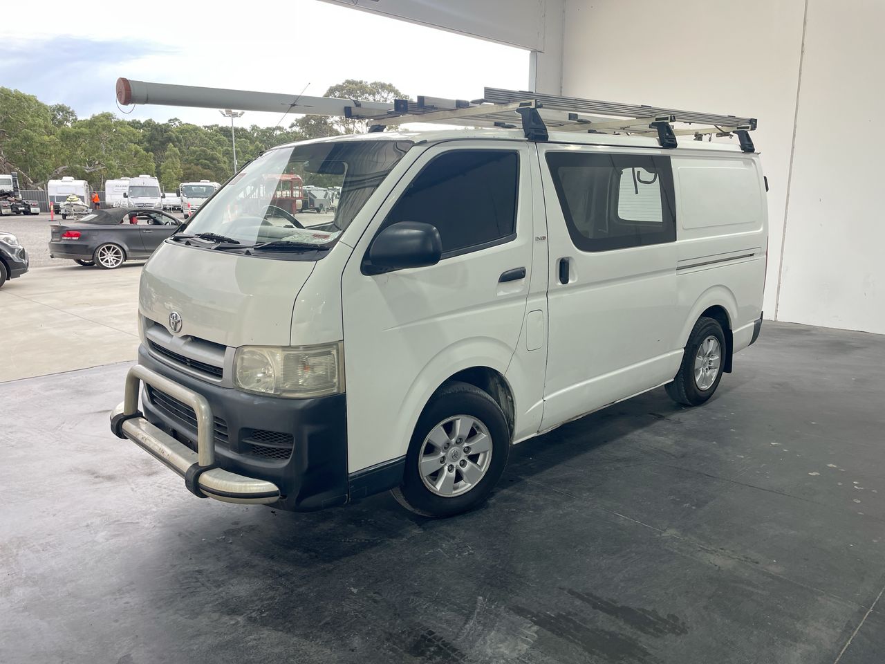 2005 Toyota Hiace LWB KDH200R Turbo Diesel Automatic Van