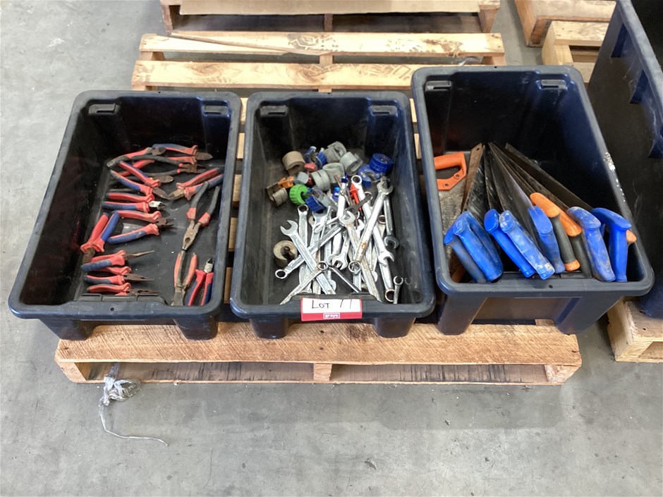<p>Handtools x 3 Tubs</p>