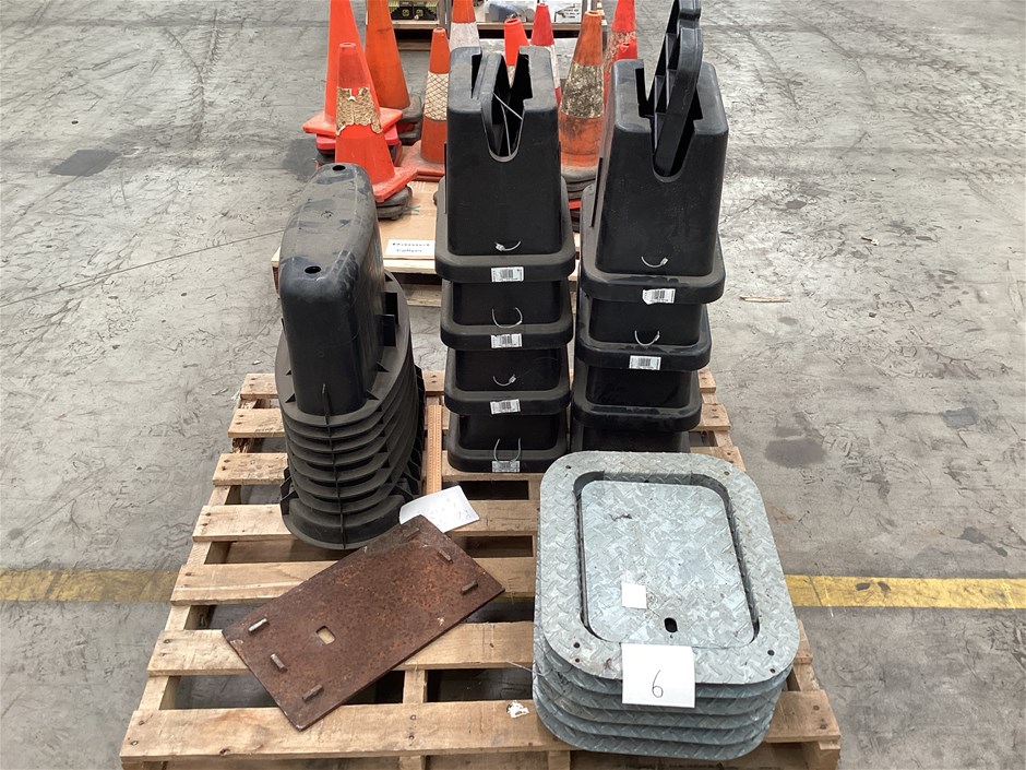 <p>Service Pits and Lids</p>