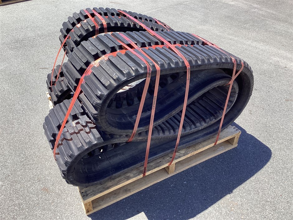 <p>Skid Steer HXRT Rubber Tracks</p>