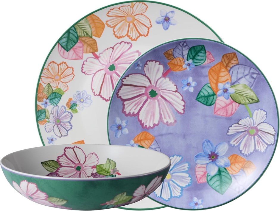 Maxwell & Williams Poppy Love Dinner 12-Piece Set Gift Box. NB: one broken