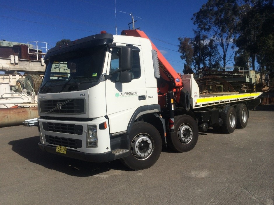 2007 Volvo FM 8x4 Tilt Tray Crane Truck