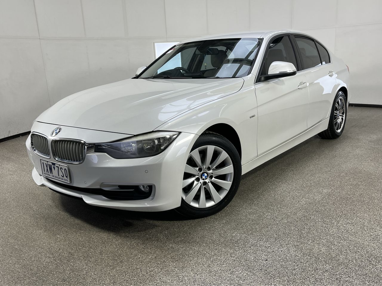 2014 BMW 3 Series 320i F30 Automatic - 8 Speed Sedan