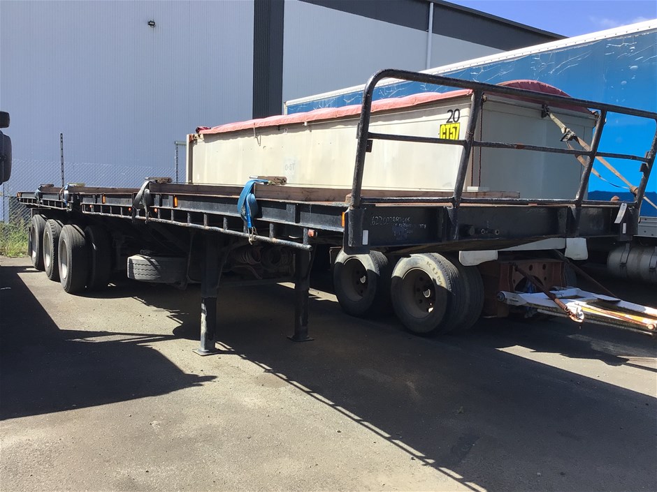 1978 Freighter Industries ST3 Tri-Axle Flat Top Trailer
