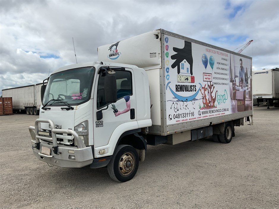 2008 Isuzu FRR 600 Long 4 x 2 Pantech Truck