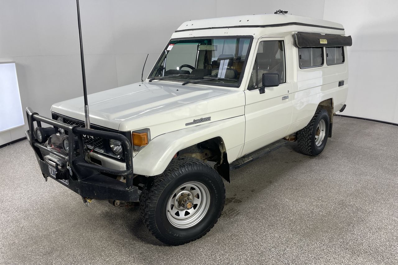 Toyota Land Cruiser Manual 4WD