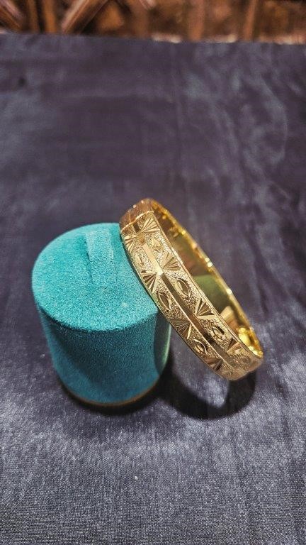 22KGold-filled/ITALY Yellow Gold Filled bangle -(stamped 22KGold-filled