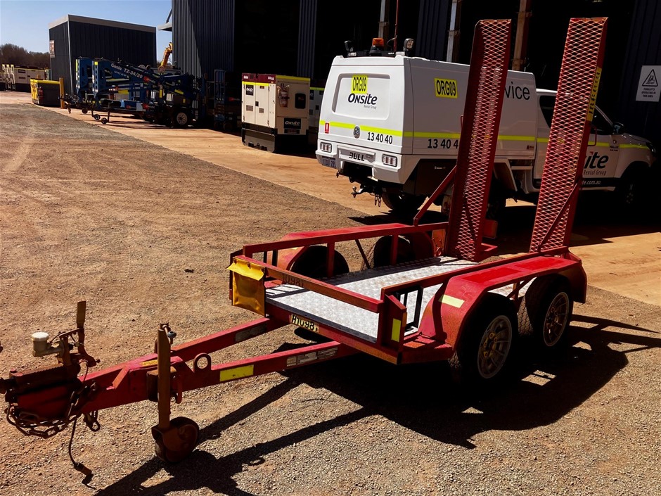 2010 Genie  Trailer - Scissor Lift - 1,500kg - Newman
