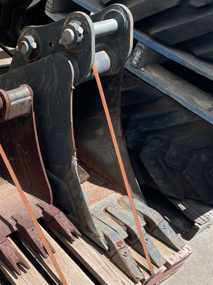 Bobcat Excavator Bucket 300mm - Kwinana