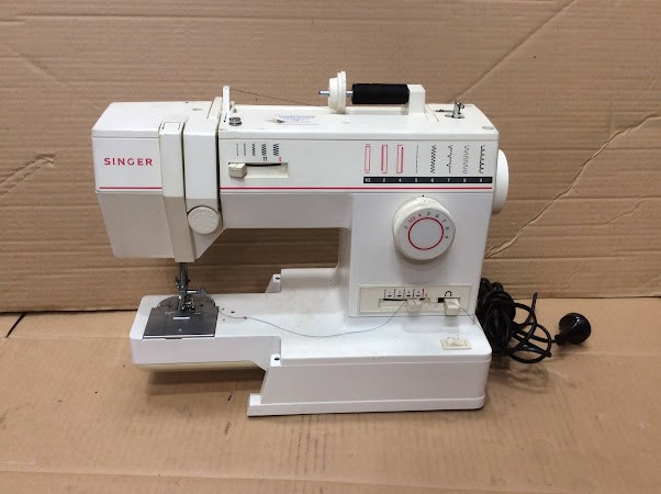 Singer 9015 Sewing Machine