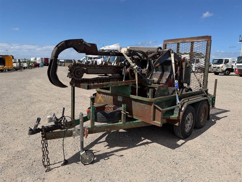 <p>Toro Mini Loader/Trailer Combo</p>