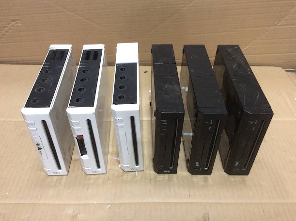 Nintendo Wii RVL-001&RVL-101 Consoles (Lot of 6)