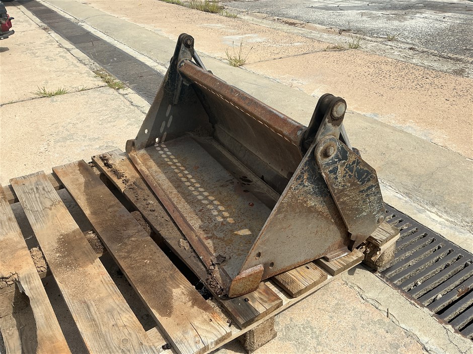 Mini Loader 4 in 1 Bucket