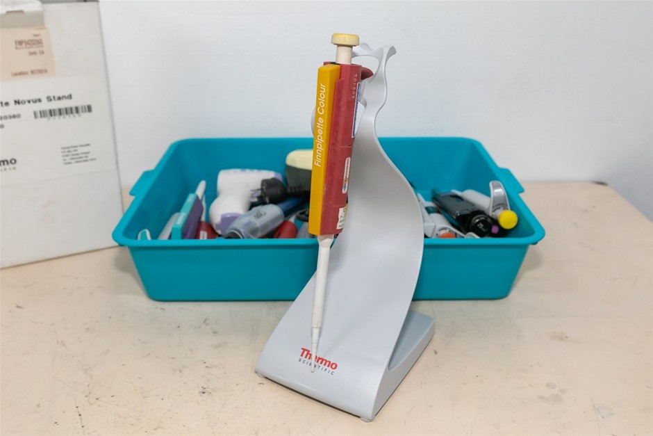 Micro Pipettors Assorted Type and Volume Sizes