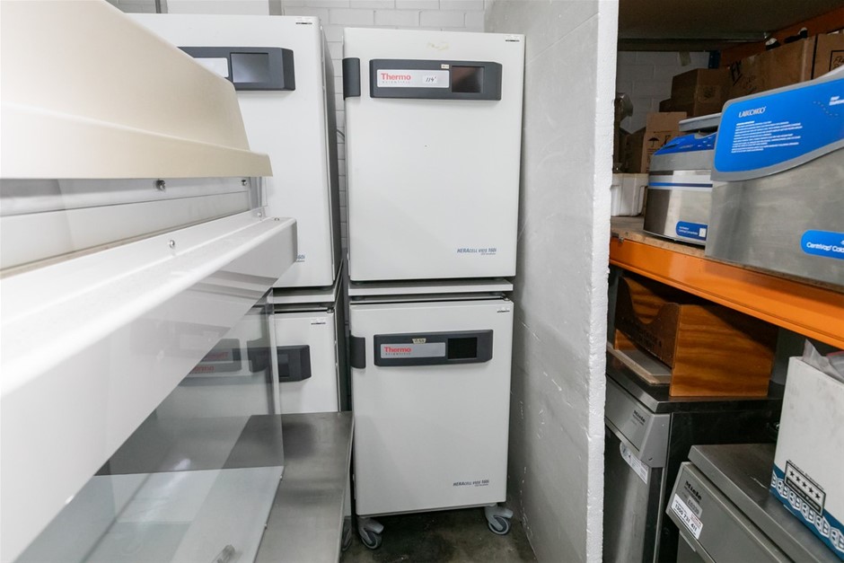 Co2 Incubators Stacked Pair With Castors