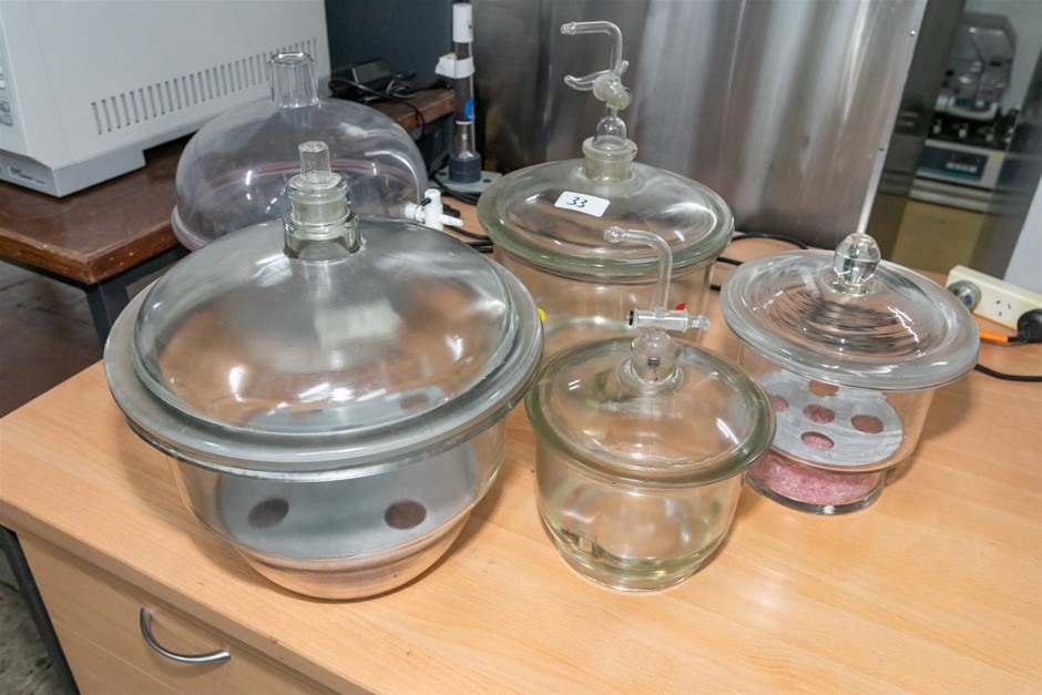 Qty of 5 Desiccators Assorted Sizes