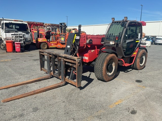 <p>2018 Manitou  MHT-X 860 Telehandler</p>