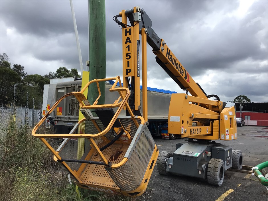 2015 Haulotte HA15IP Knuckle Boom Lift