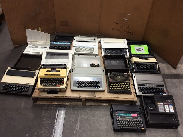 Brother CE-30&Panasonic & Canon ES 25 Mixed Brand Electronic Typewriters