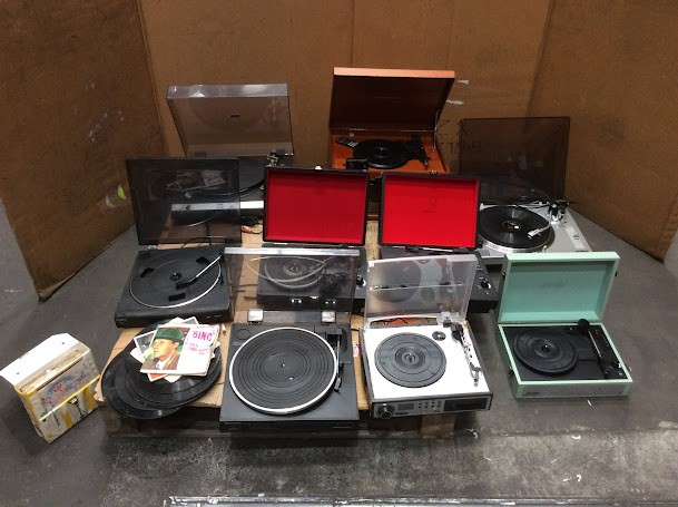 Mix Brand and Model Record Players