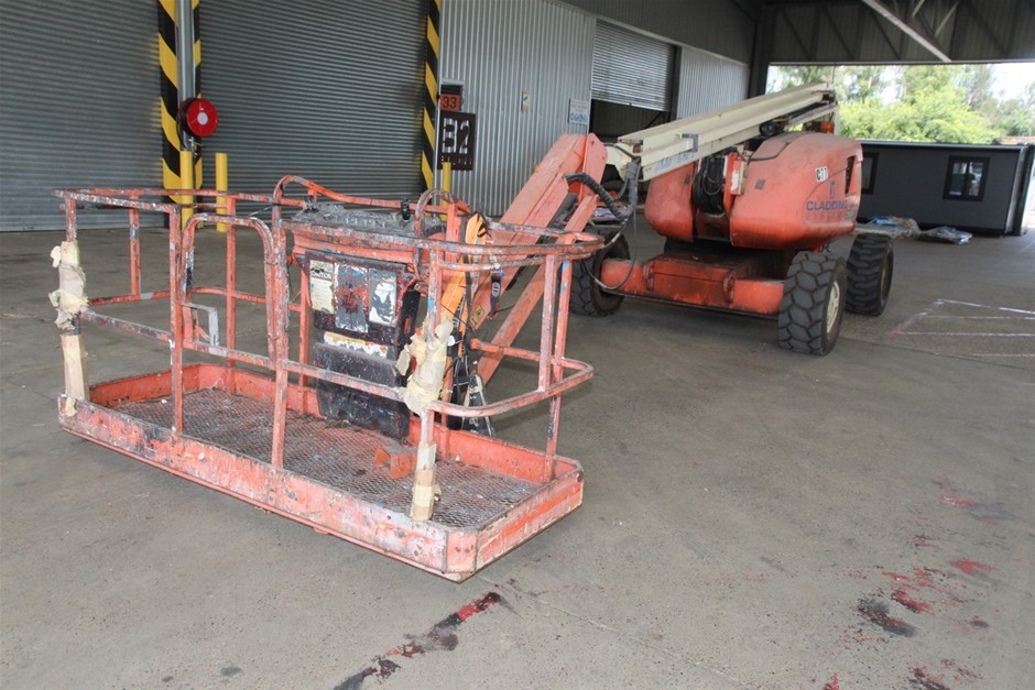 JLG 600AJ Straight Boom Lift
