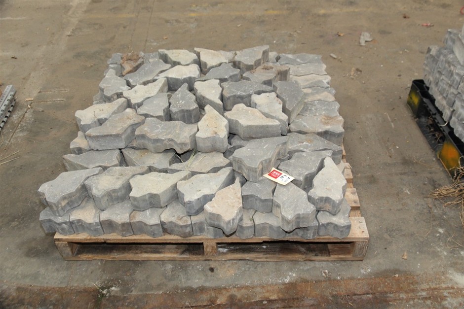 Concrete Grey Driveway Saw Tooth Pavers