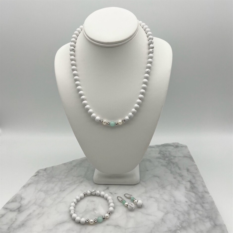 Howlite, Malaysia Jade 'Quartz', Freshwater PearlsJewellery Set