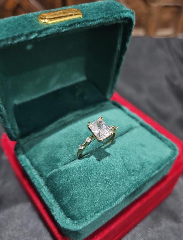 14K/Italy 2.0ct Emerald Cut Yellow Gold Filled Ring(stamped) 9US