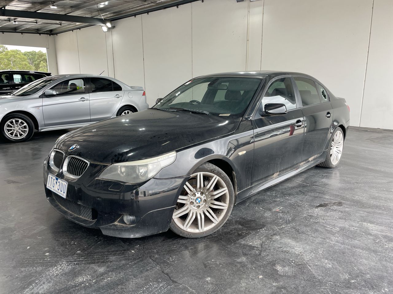 BMW 530i E60 Automatic Sedan