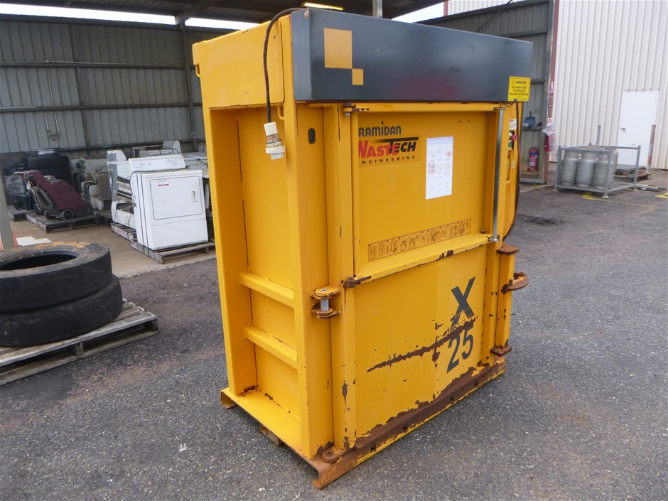 <p>Bramidan Vertical Baler X25</p>