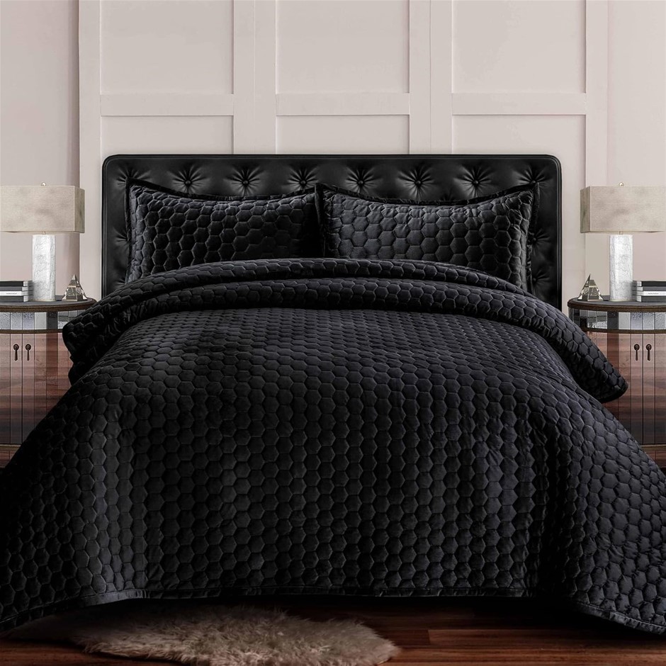 TRIBECA Living Velvet Queen Quilt, Three-Piece Honeycomb Stitch Bedding Set