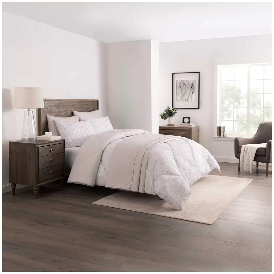 ADORN HOME 6pc Comforter Set, King, Liney.