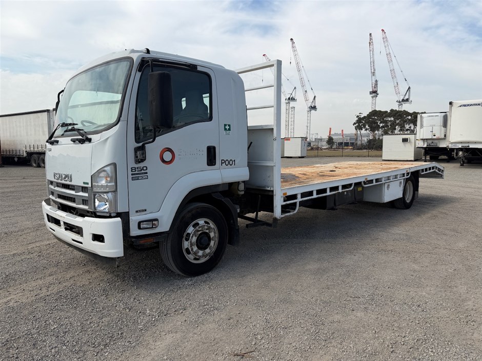 2013 Isuzu FSR 850 X Long 4 x 2 Tray Body Truck